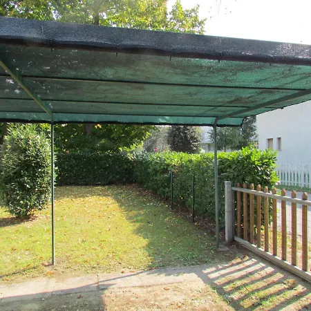 Comfy Villa With Charming Garden Villa *